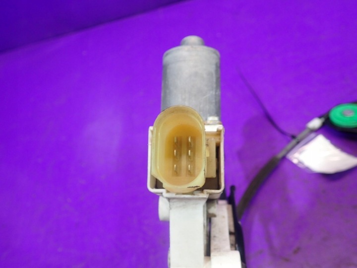 фото №4, Bmw e87 hb 5d 04-07 подъемник стекла перед правое 6927028 6 pin