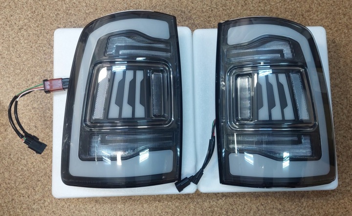 фото №10, Dodge ram 1500 2009-18 фара лампи kpl зад led європа жовтий поворот czyste