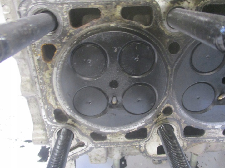 фото №15, Головка комплектна вали kia sorento ii 2.2 crdi d4hb 22111-2f000
