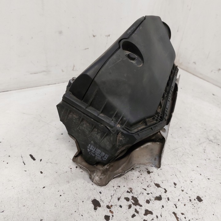 фото №5, Mercedes w202 3,2 корпус фільтра повітря a6130900501 a6130900701