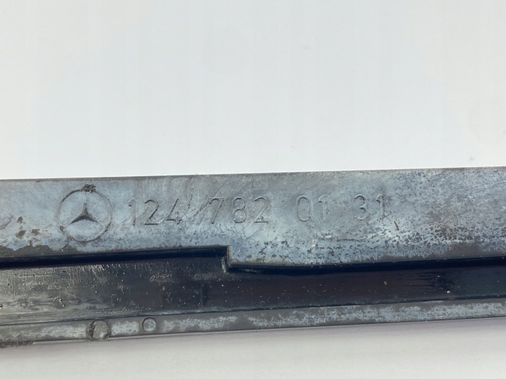 фото №10, Направляюча люк ліва mercedes w124 w126 w463 1247820131