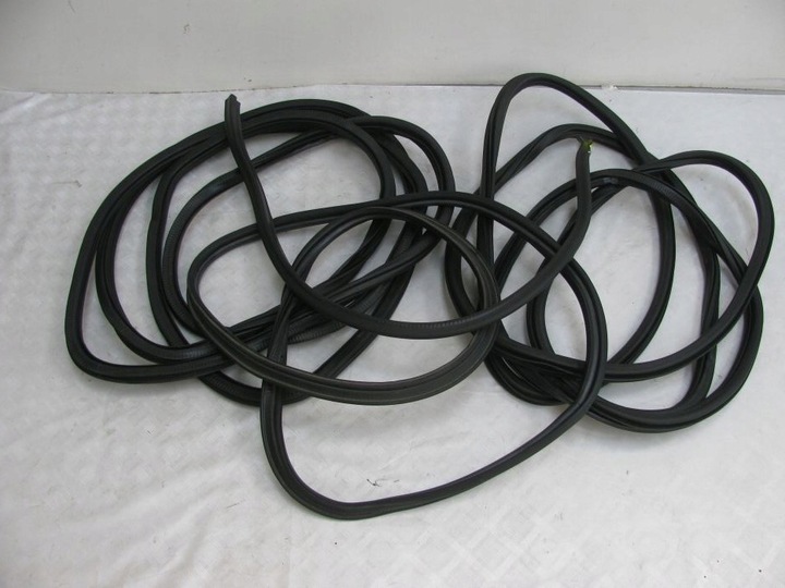 фото №1, Vw jetta рестайлинг 5c прокладка дверь перед зад крышка