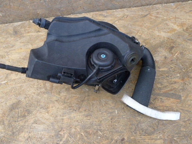 фото №1, Audi оригинальный номер 4f0133837bb корпус фильтра воздуха