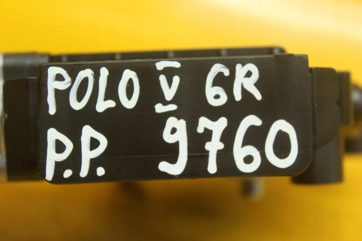 фото №12, Двигунчик блок керування  скла праве перед vw polo v 6r0959802ad 0130822530