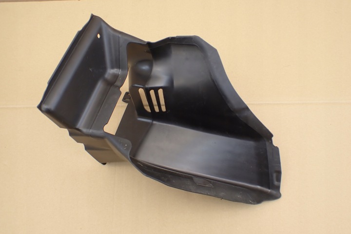 фото №8, Audi a4 rs4 rs5 8w забірник  кермо повітря права 8w0121674d