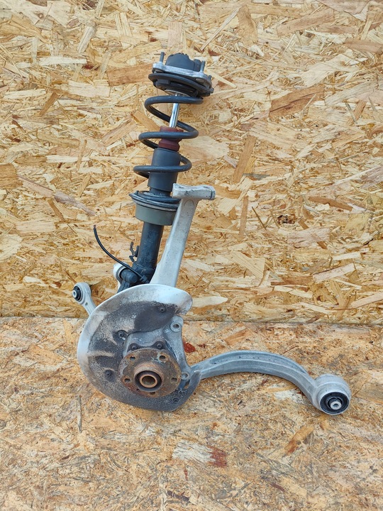 фото №1, Амортизатор левый поворотный кулак левая рычаги audi a6 c7 рестайлинг 4g0407241d 4g0031m