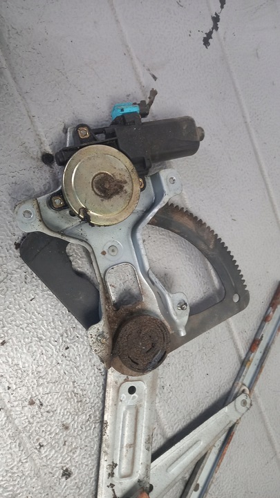 фото №3, Pod.szyby правий перед daewoo tacuma 00r