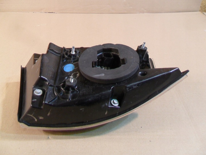 фото №15, Tesla модель лампа права зад задня w крило європа