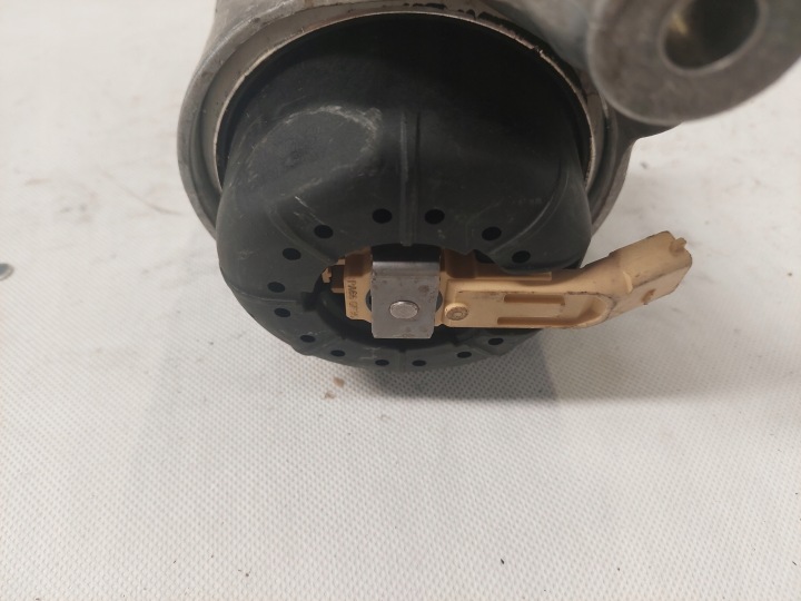 фото №5, Подушка двигателя audi a4 b9 a5 8w0199371bn