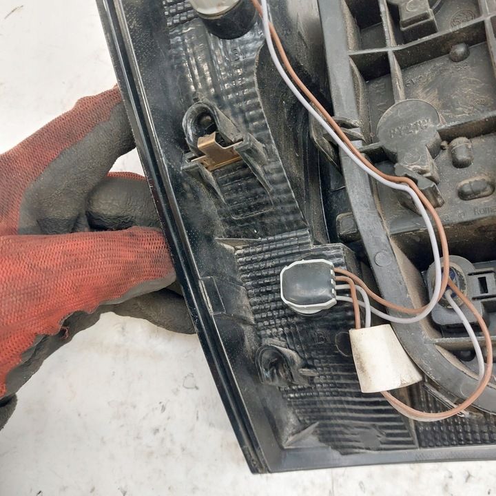 фото №11, Skoda fabia 3 iii универсал лампа левый зад сцепление хороший состояние 6v9945096 + вкладка