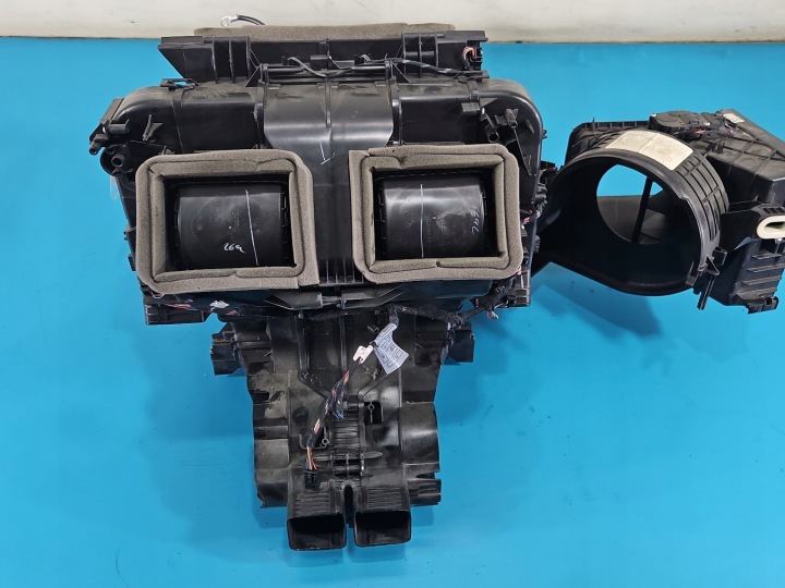 фото №9, Отопитель bmw x6 e71 9221614 европа