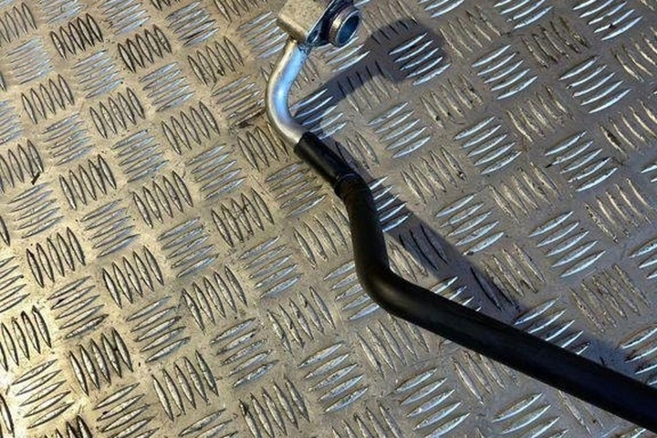 фото №8, Трубки кондиционера audi a4 avant 8ed, b7 8e0260707bk 2.0l дизель 2006