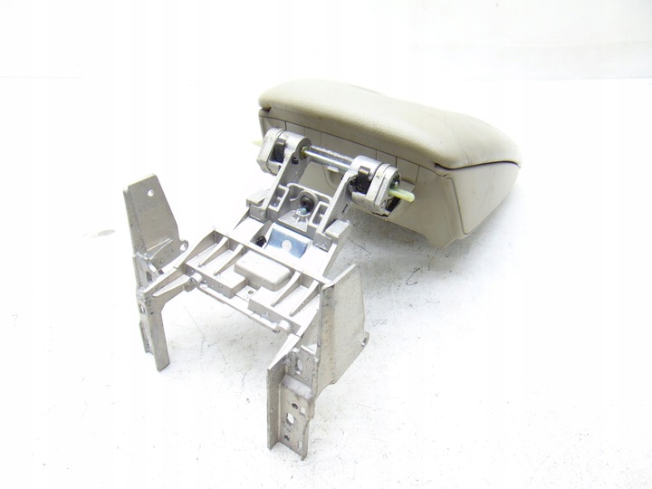 фото №8, Подлокотник подстаканник бардачок na кружки туннель audi q7 4l