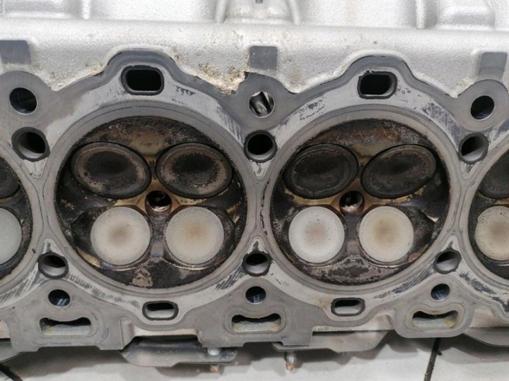 фото №11, Aston martin vantage v12 цилиндр head cd33-6090bb