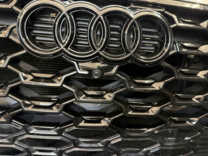 фото №8, Audi q5 80a рестайлинг s line комплектный перед бампер капот pas полный led ls9r s9r