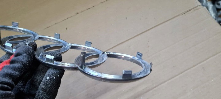 фото №7, Audi q3 83a эмблема значок хром решётка эмблема audi 4ke853605