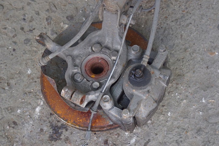 фото №9, Поворотный кулак левый перед nissan qashqai j10 2.0 dci