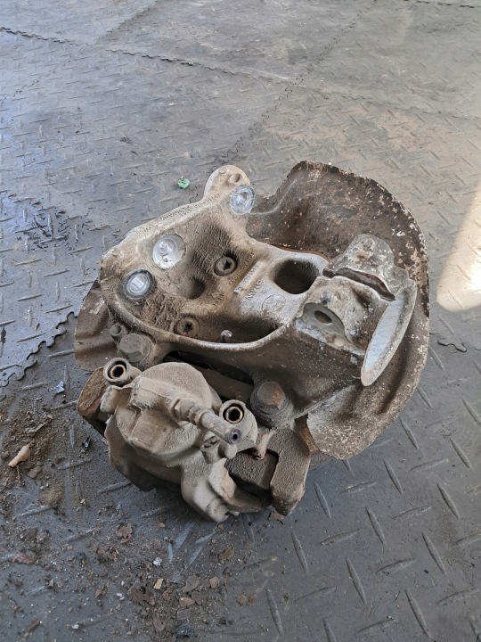 фото №4, Поворотна опора супорт правий перед bmw 1 f20 f21 2.0d 6792286