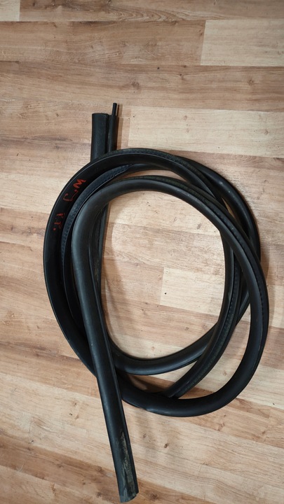 фото №3, Jeep grand cherokee wj 99-04r прокладка дверь правые перед