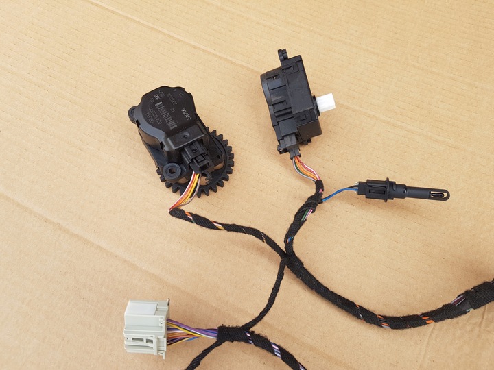 фото №7, Комплект двигунчики нагрівача + джгут opel insignia a / справні європа