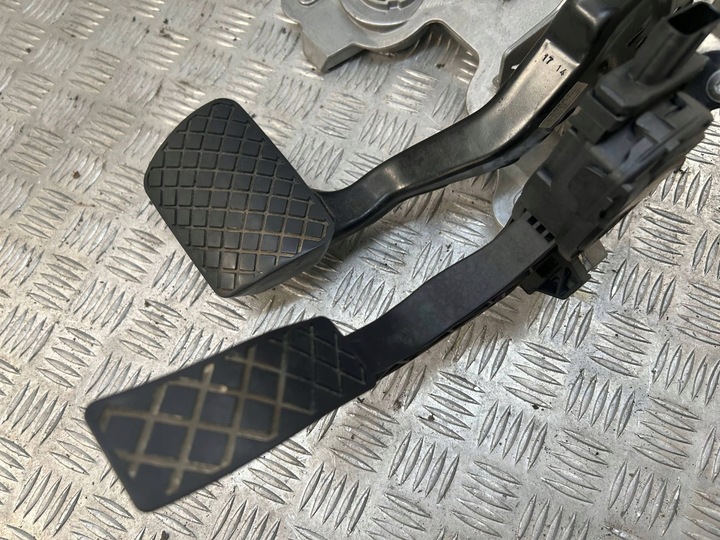 фото №5, Педаль тормоза газа комплект audi a4 b8