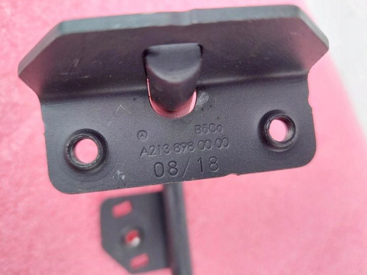 фото №3, Mercedes e клас w213 кронштейн ременя засув