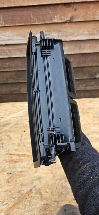 фото №14, Решётка воздуховод панели распределительной skoda octavia mk2 1z 1z0820951a