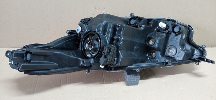 фото №11, Toyota yaris iv 4 19- лампа фара праві перед лінза koito k0-6 eu