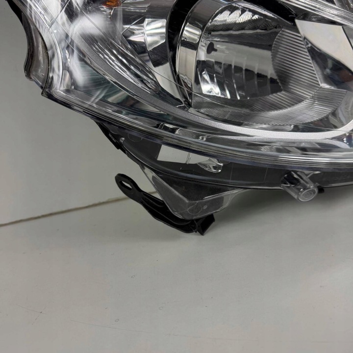 фото №8, Peugeot 208 i фара передня права перед передня oem номер 89905648