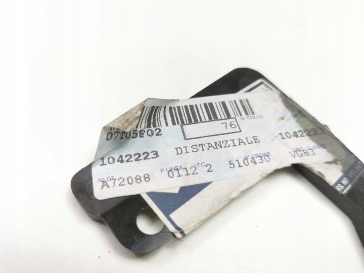 фото №6, Кронштейн, захист замка двері ford mondeo ii 1996-2000 oem номер 1042223