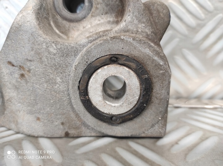 фото №4, Лапи кронштейн подушка коробки коробки передач opel astra v k 1.6 cdti