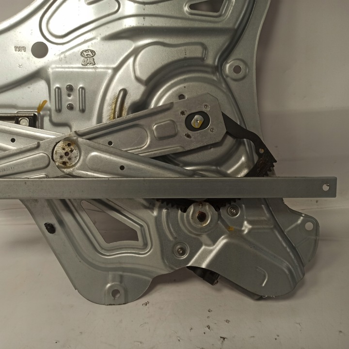 фото №14, Hyundai ix35 підйомник скло праві перед 4 pin eu 81320-2y000