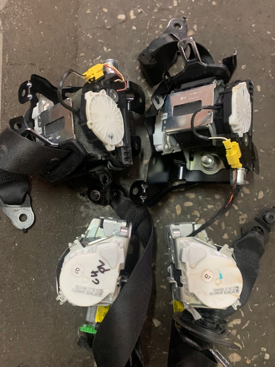 фото №3, Mercedes c класс w204 рестайлинг pas ремни безопасности натяжитель оригинал комплект