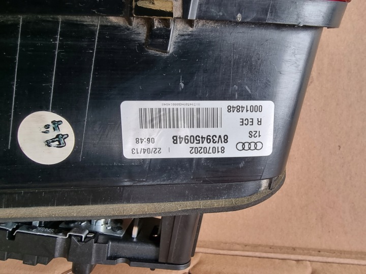 фото №8, Audi a3 8v хетчбек фара права задня led 8v3