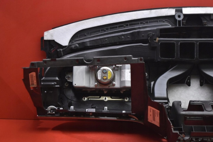 фото №10, Торпедо раздаточная консоль подушка eu p01339009bl jeep grand cherokee iv wk2