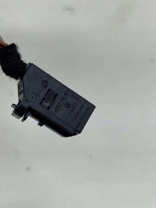 фото №11, Audi volkswagen seat skoda штекер роз'єм з'єднувач + шланг 4d0971636