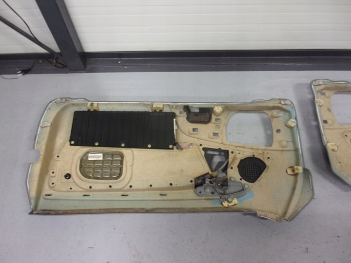 фото №10, Mercedes r129 sl 500 рестайлинг боковина обивка дверь правые