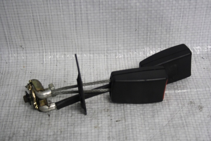 фото №1, Vw passat b5 fl застібка замок ременів зад 3b0857739c