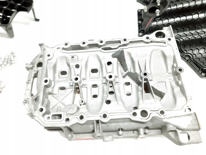 фото №9, Поддон масляная audi a6 c7 1.8 tfsi cyg 06l103598c 06l103603af