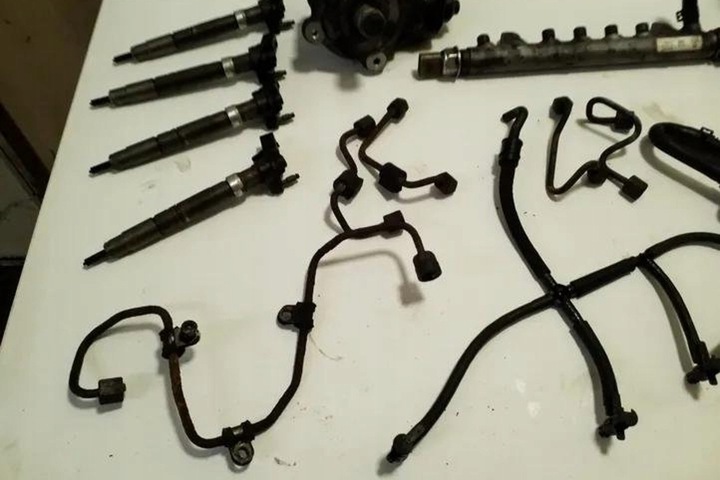 фото №9, Комплект форсунок vw transporter v t5 мікроавтобус / пасажир 03l130277c 2.0l