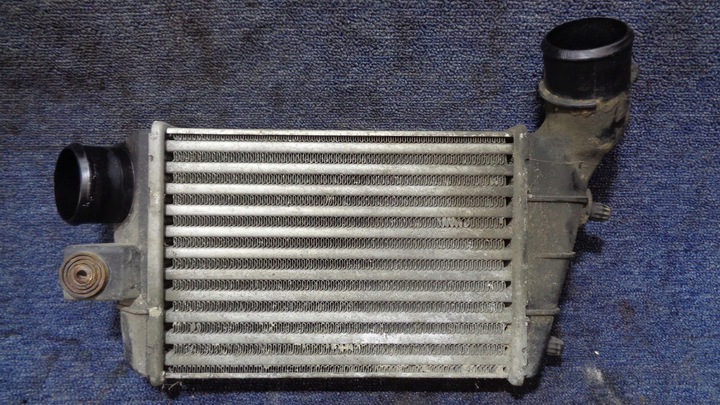 фото №8, Интеркулер охладитель 46744880 517159999 alfa romeo gt 1.9 16v jtd 2003-2010r.