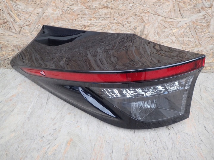 фото №1, Лампа левая задняя левый зад toyota yaris cross mxp