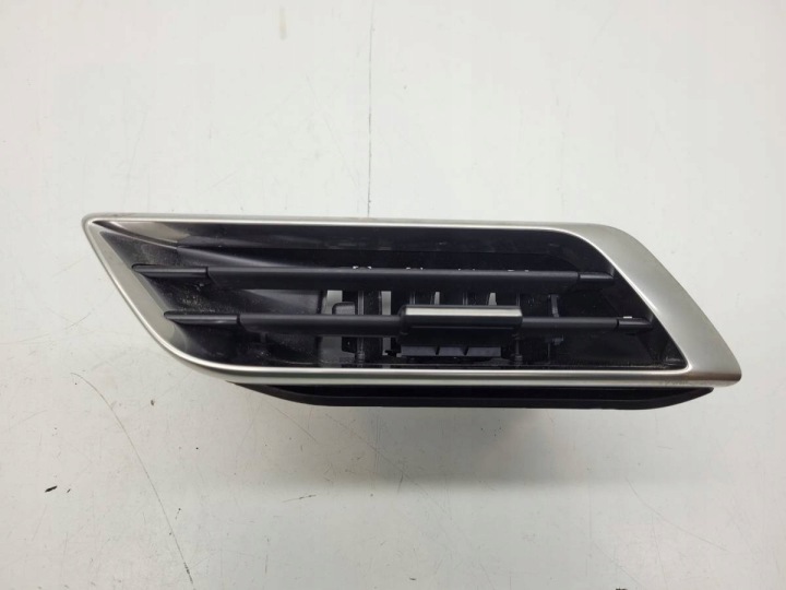 фото №12, Решётка воздуховод peugeot 5008 ii 9814075577 9810172180 9810143080 9810143180
