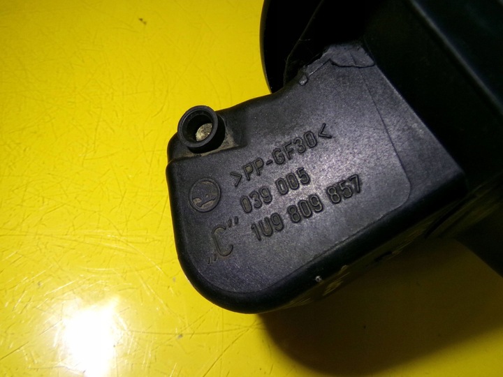 фото №6, Кришка заливання пального skoda octavia i код lak: 9460 1h0010092e nr449