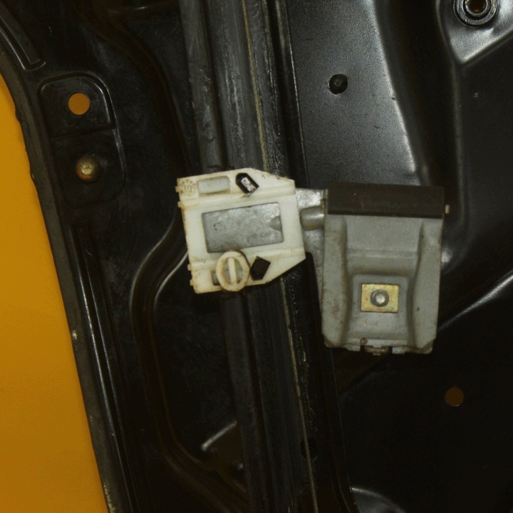 фото №8, Механизм стеклоподъёмник 1m0837756 правое перед seat toledo ii