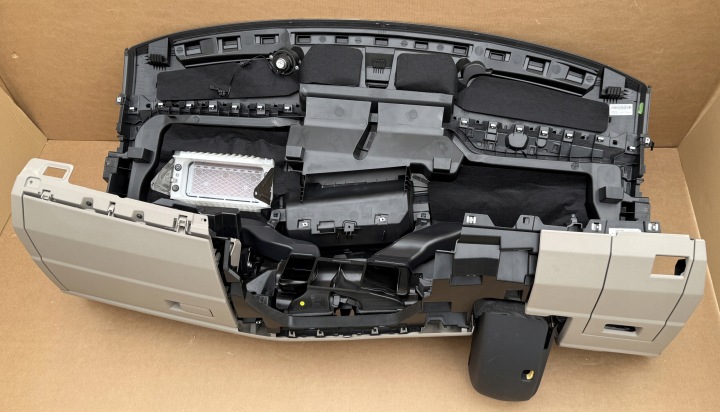 фото №12, Консоль торпедо роздавальна vw t7 multivan нова оригінал