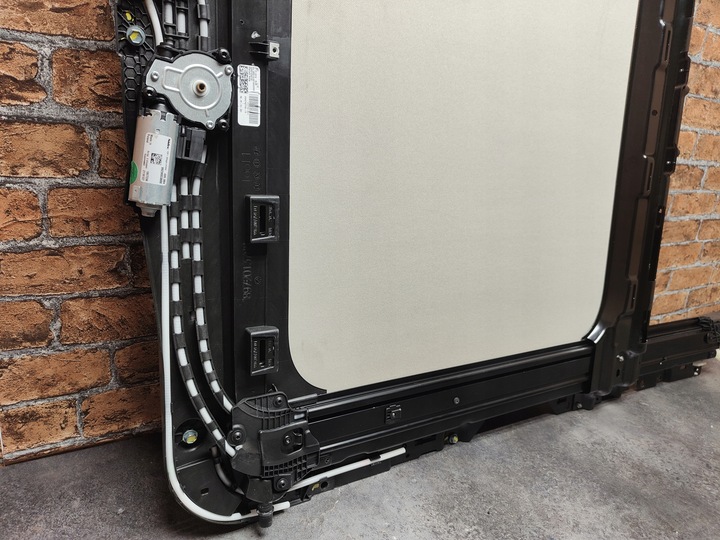 фото №12, Bmw g20 g20 lci g26 g42 люк дах зсувний скляний бежева стеля