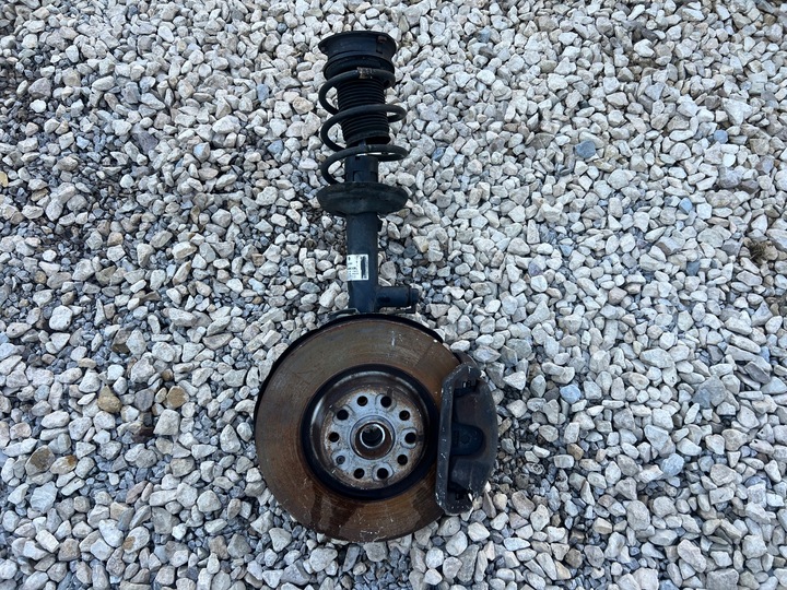 фото №1, Vw passat b8 поворотный кулак амортизатор правый dcc