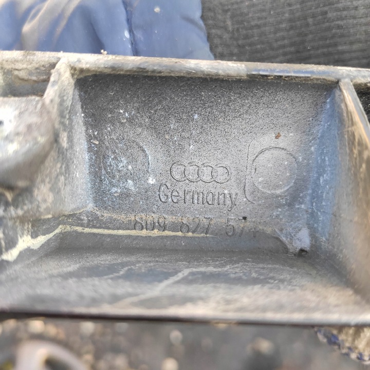 фото №7, Планка освещение лампа номерного знака регистрационный audi a3 8l 97r