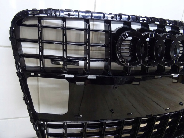 фото №10, Audi q7 4l 2008 з спереди маскировочная накладка / решётка радиатора / решётка верхняя радиатор